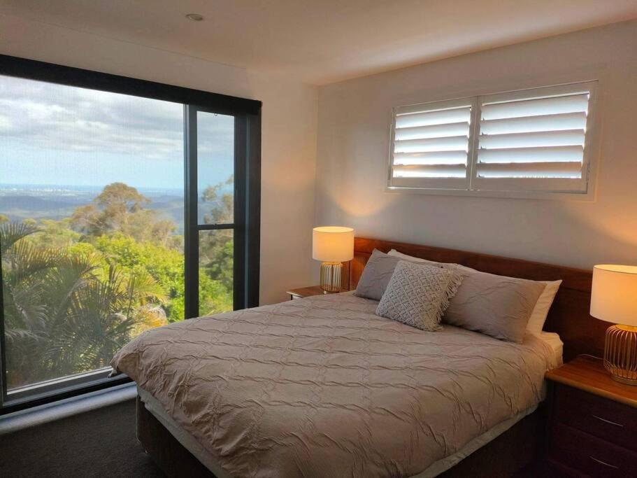 Coastline: Alpine Villa - Housity