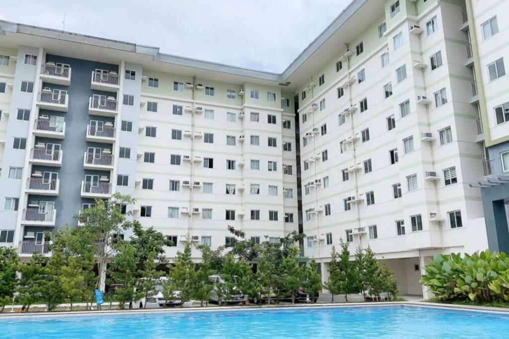 Collin Space 314 - Housity