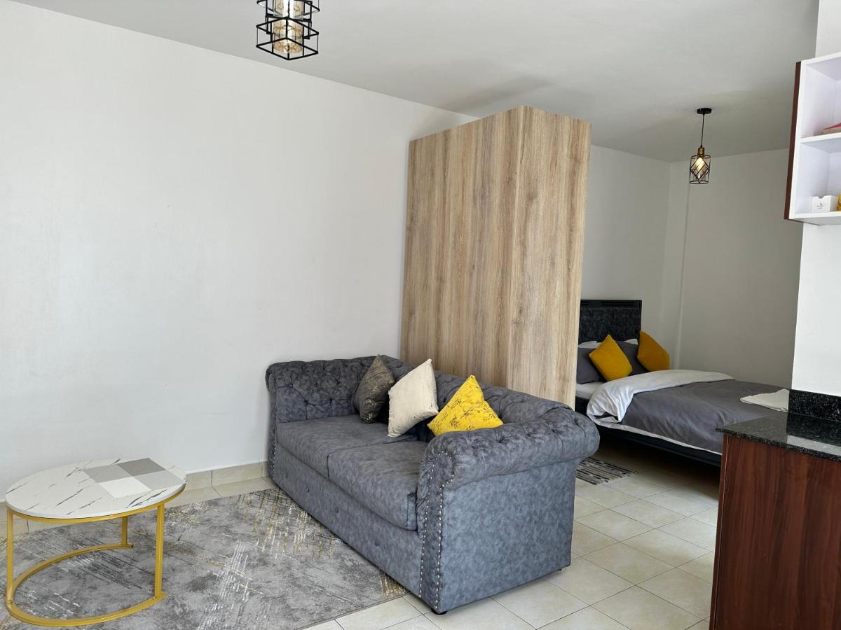 Anmeg Deluxe Rooftop Studio Apartment - Housity