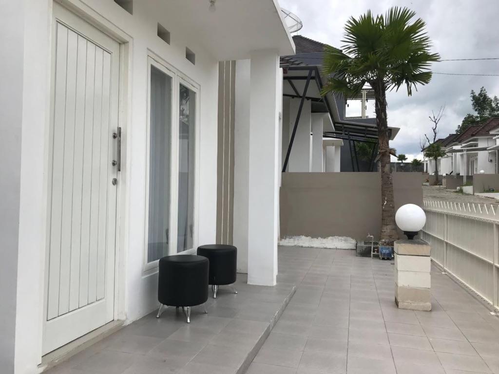 Villa D'hasan Batu - Housity