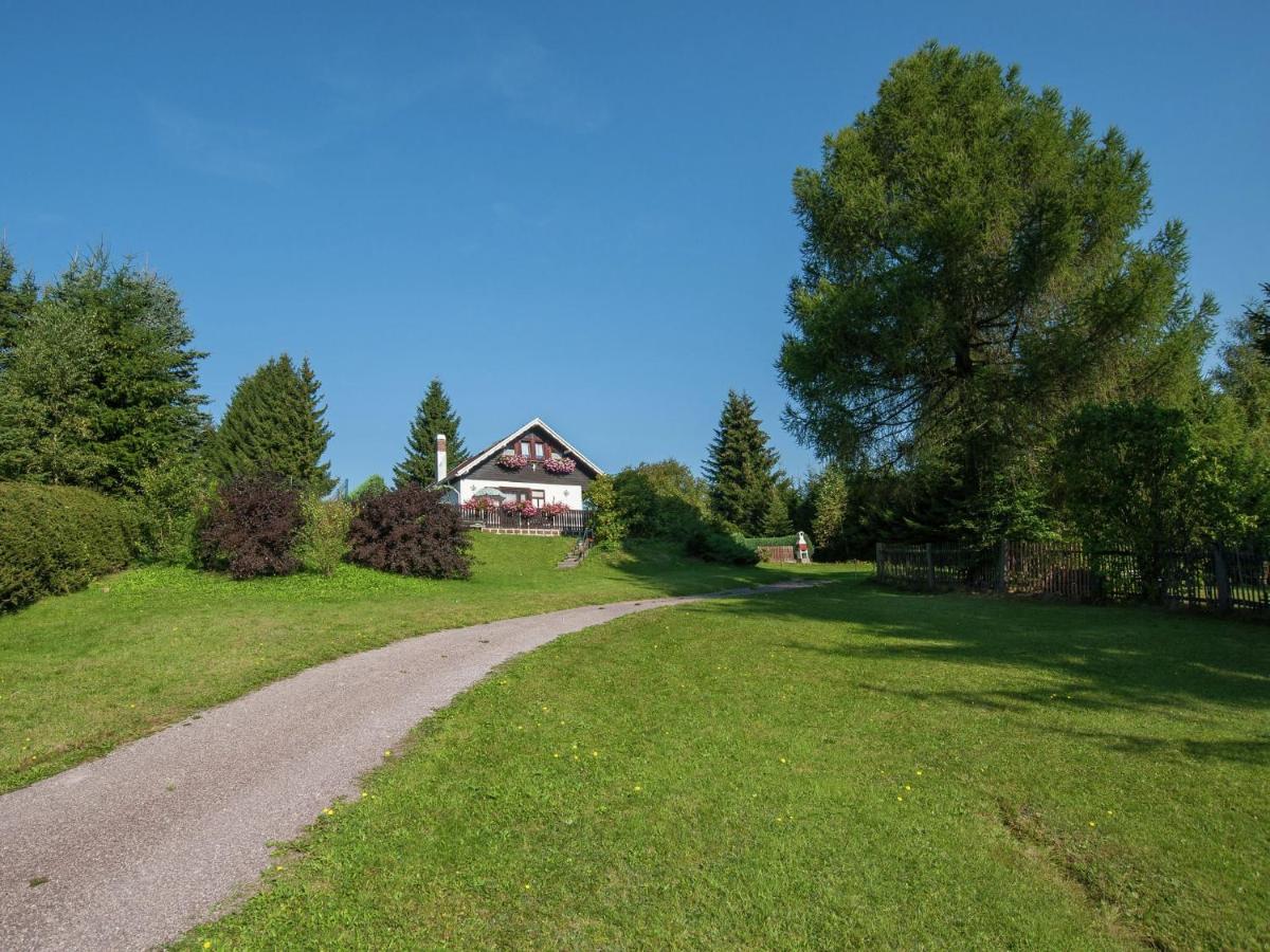 Ruhiges Ferienhaus in der Nähe von Wanderwegen - Housity