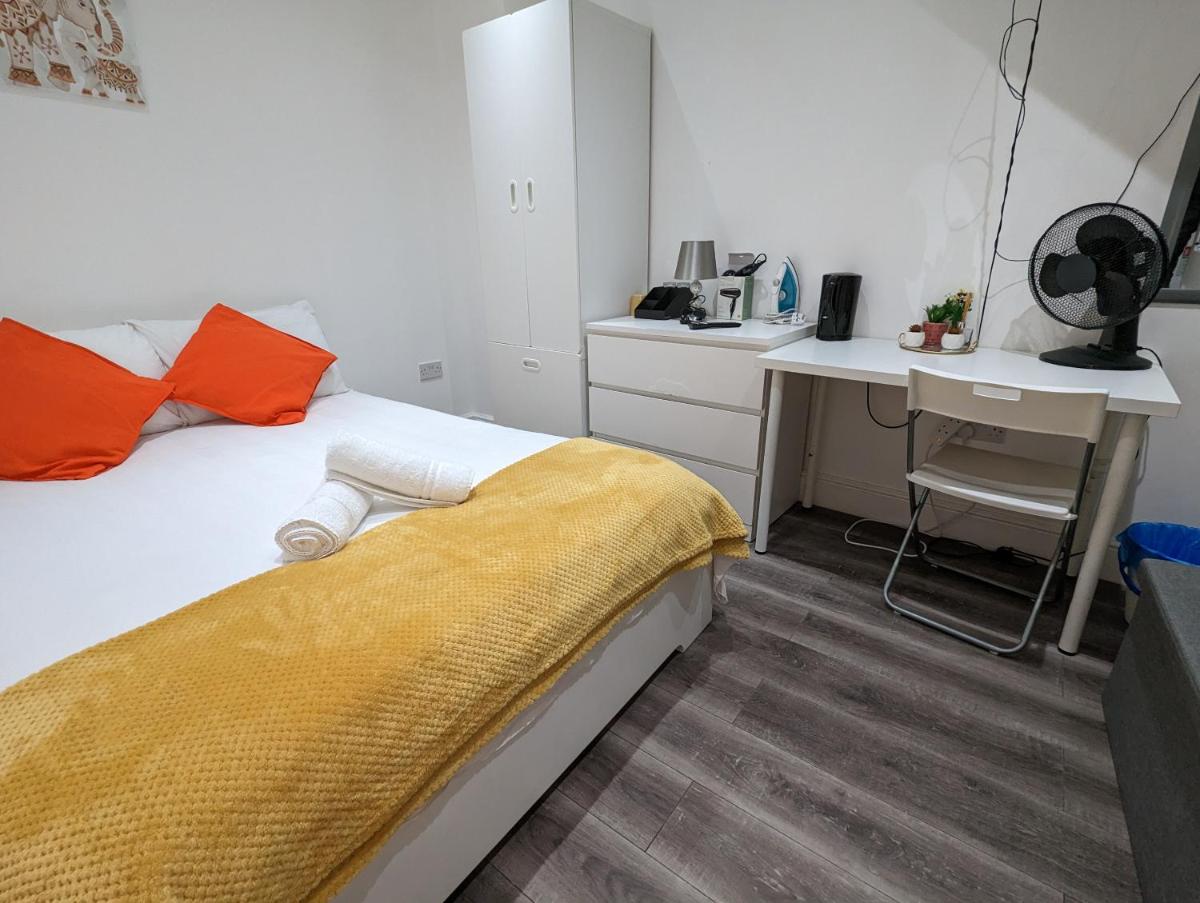 Mile End- Prime location - Housity