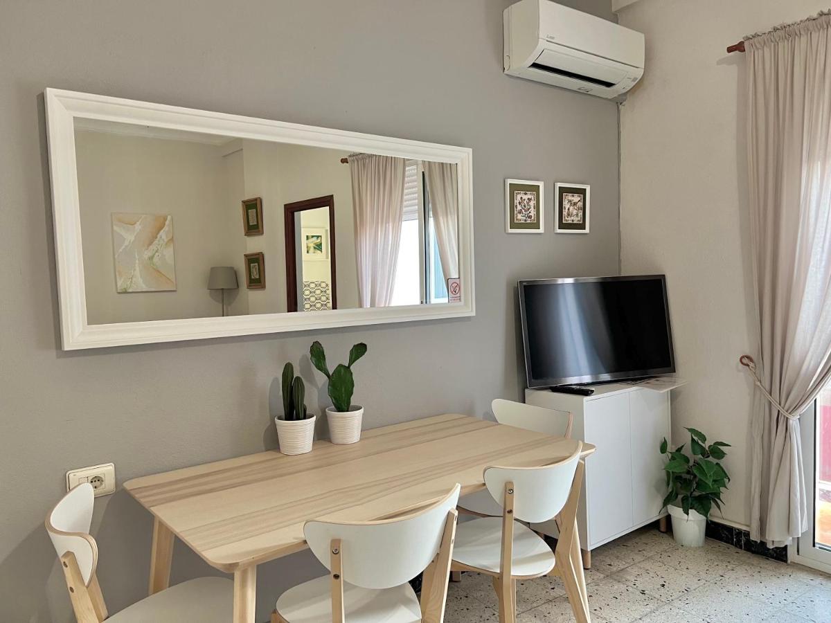 Big spacious penthouse next to the sea - Housity