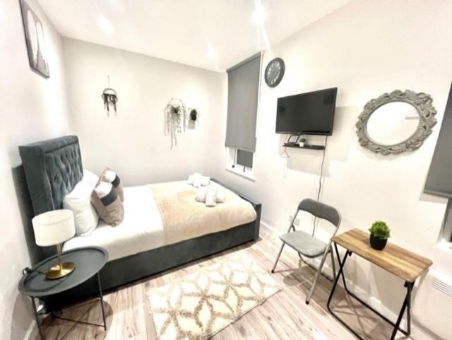 Heathrow Stays near Southall - Housity