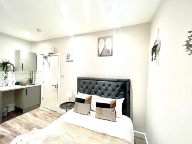Heathrow Stays near Southall - Housity