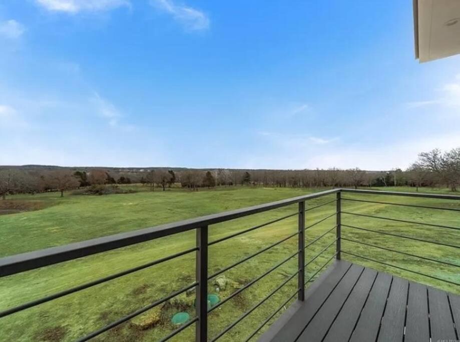 New Pure Lux Retreat W Private Pool/Spa Near Beach - Housity