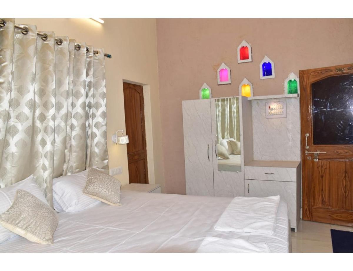 Hotel Maya Inn, Varanasi - Housity