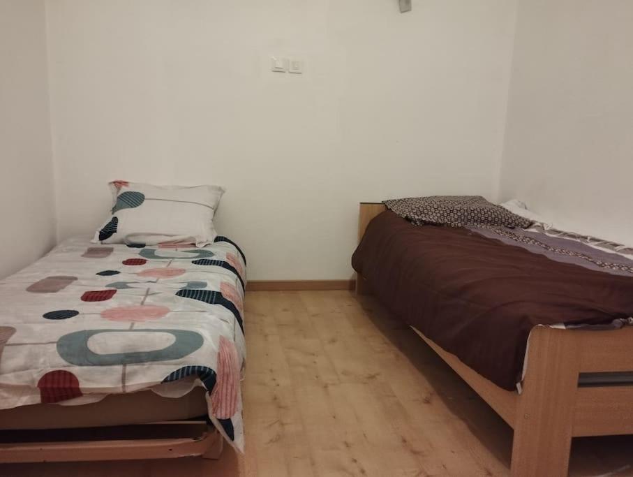 Agréable maison avec parking gratuit - Housity