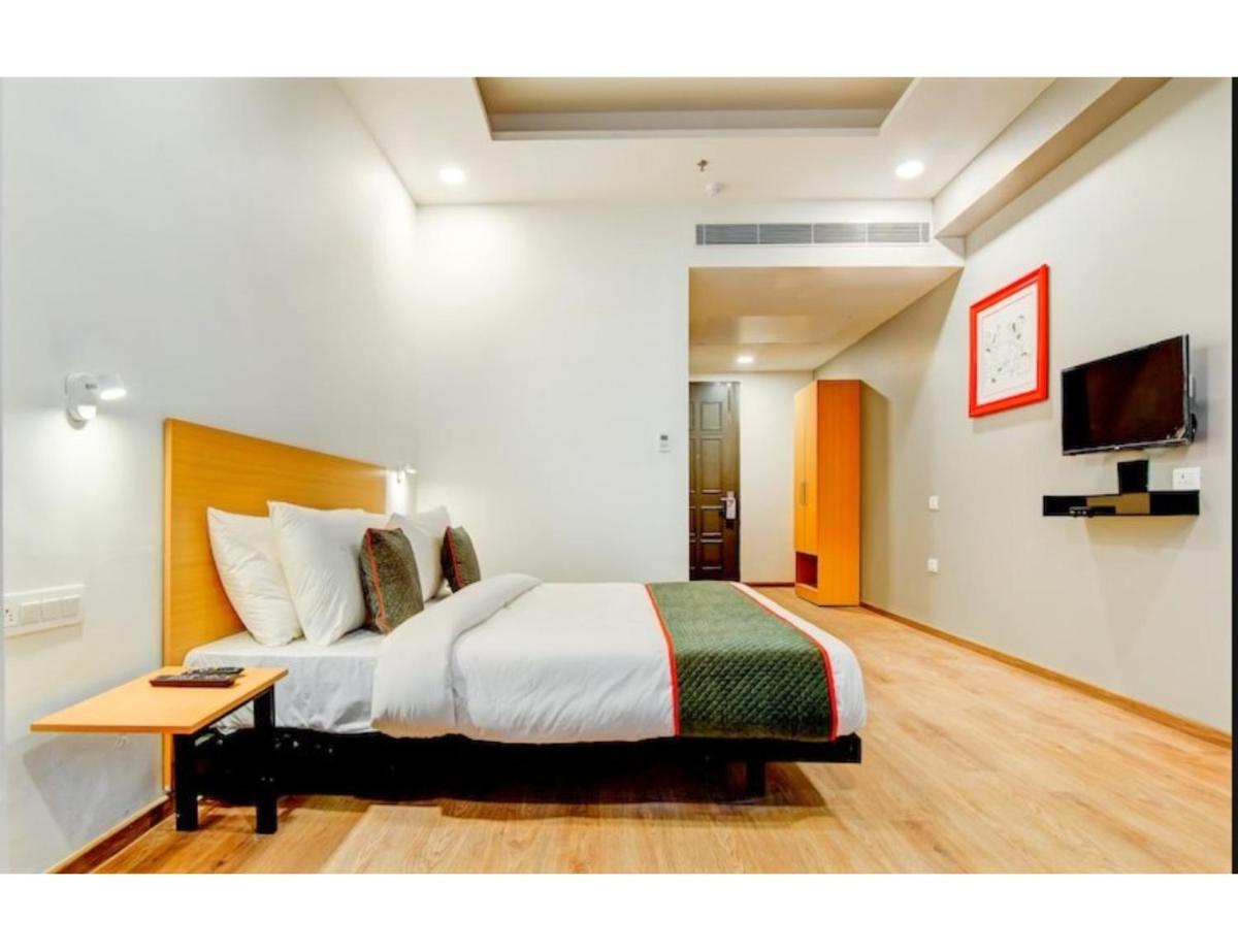 Hotel LandMark, Lucknow - Housity