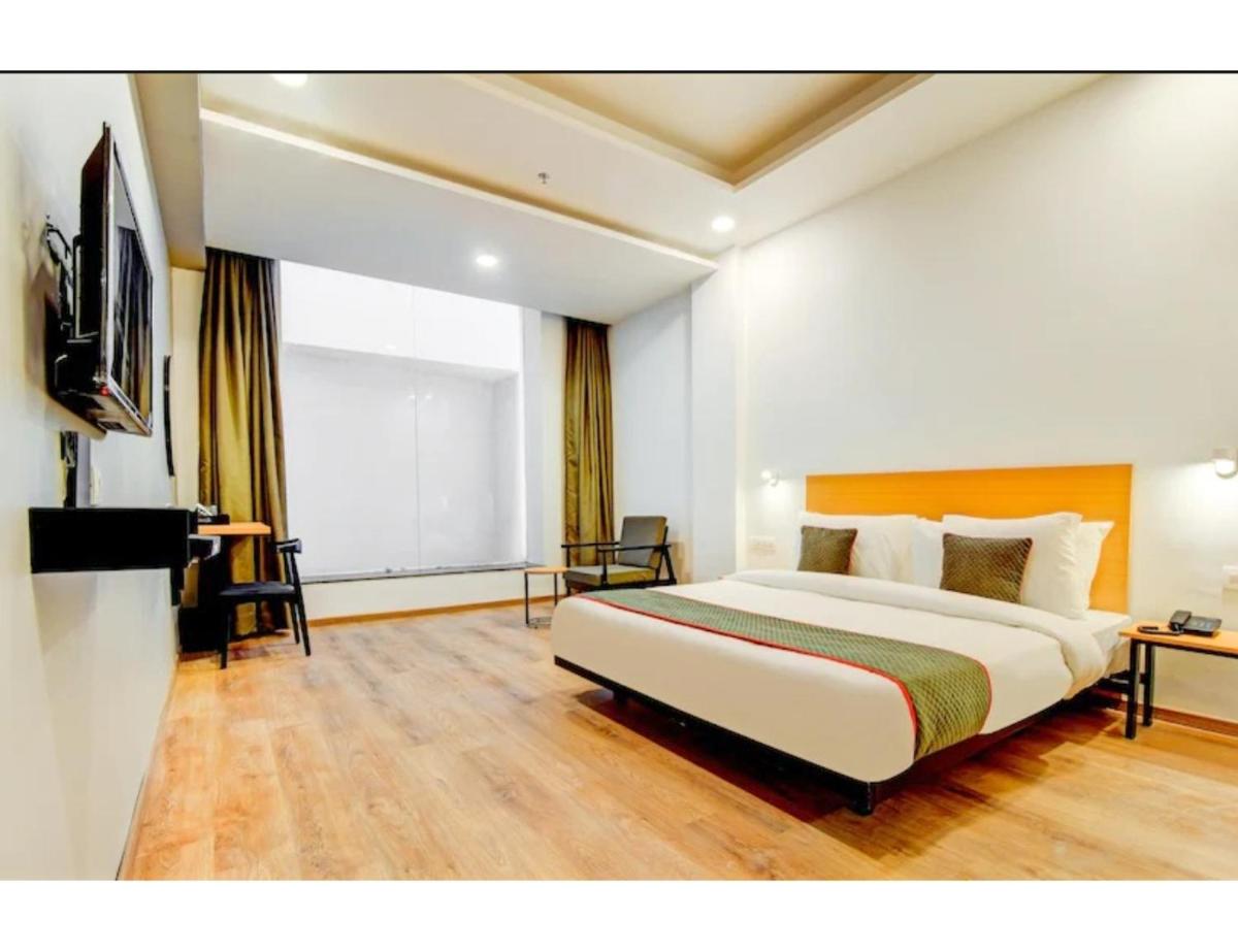 Hotel LandMark, Lucknow - Housity