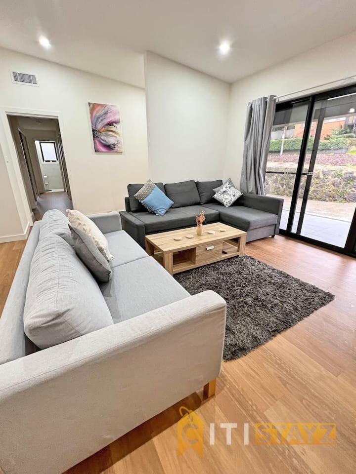 Suitetrails - Lavish in Lyons - 3bd 2bth Spacious & Modern Home