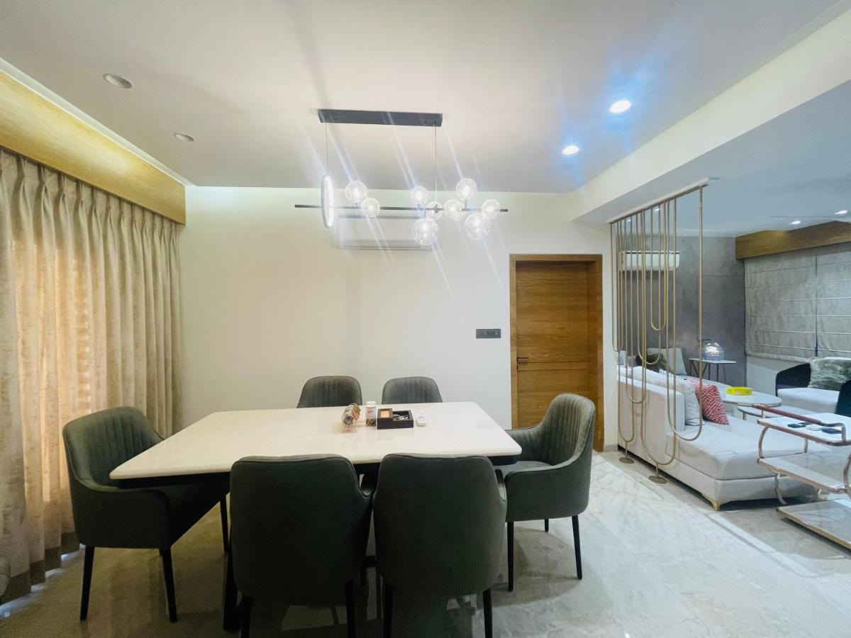 Woodlands Apartment- Fully furnished Luxury Apt - Hizvo