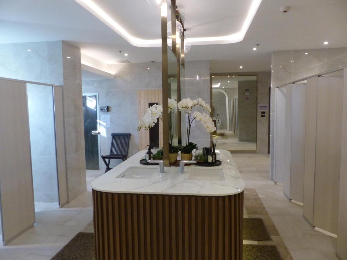 Amazing Sky River Suite - Housity
