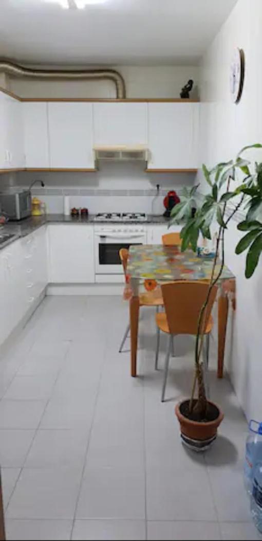 Habitación privada a 10 km de Barcelona - Housity