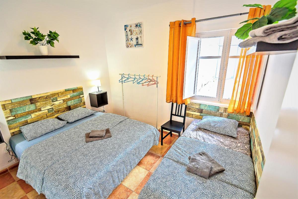 Plaza Polvorista 4-Bedroom Apartment w Balcony - Housity