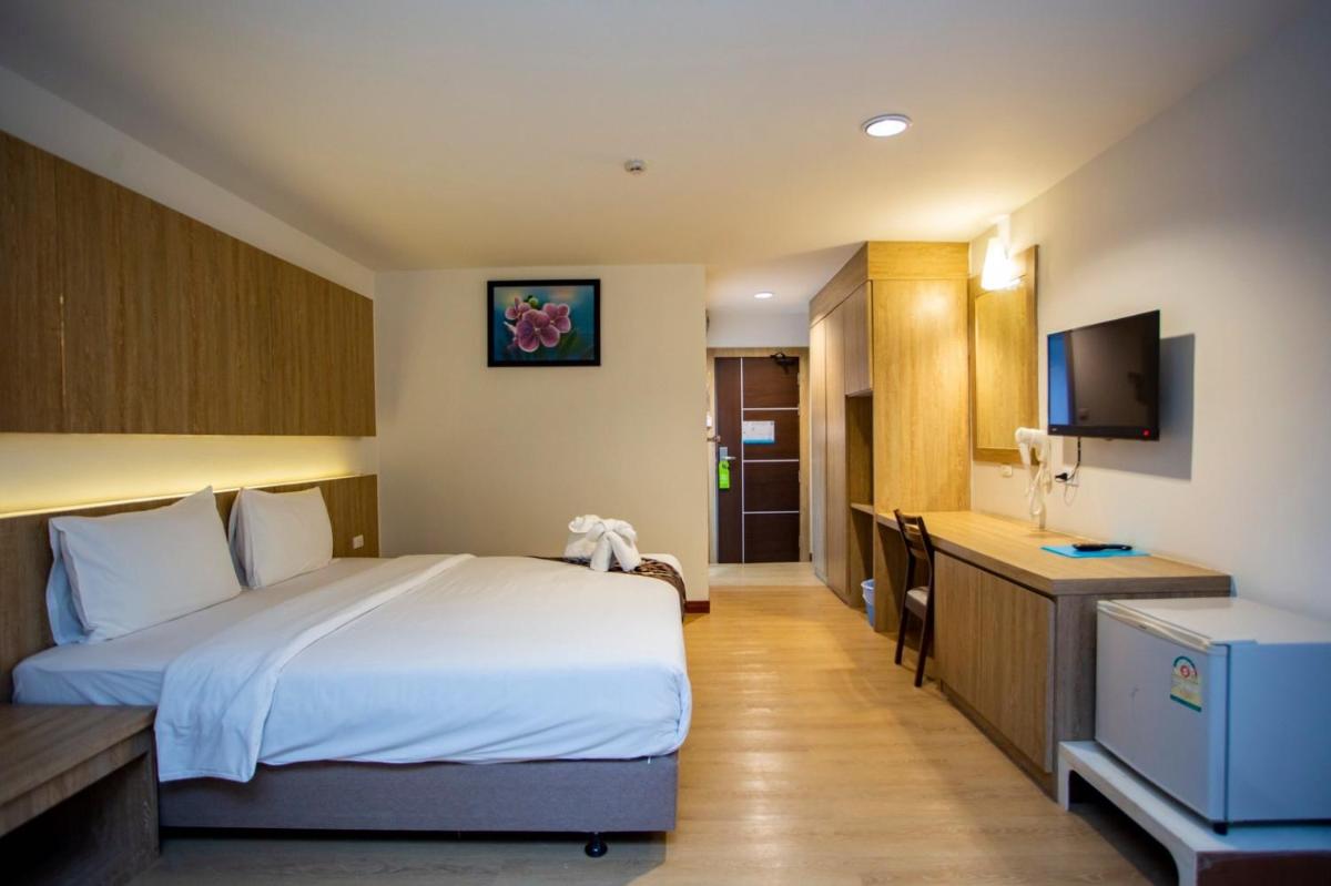 Sea Paradise Hotel Sattahip - Housity