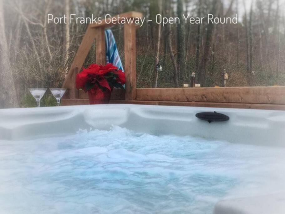 Suitetrails - Romantic Golden Spa Suite