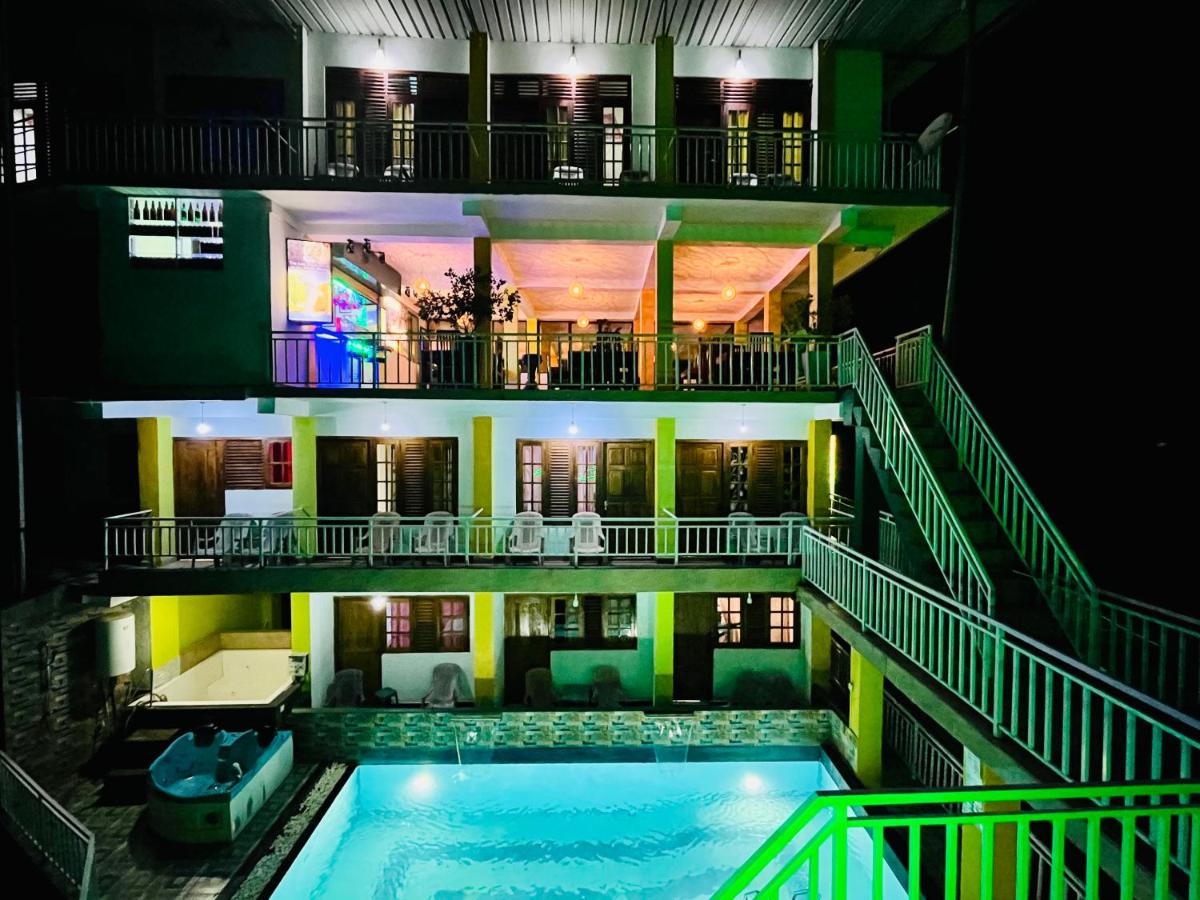 Grand Adamspeak - Housity