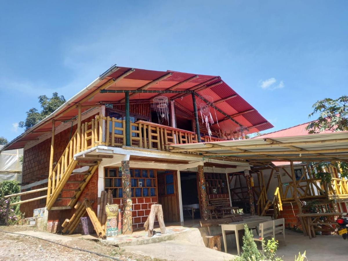 Eco Hotel Manu Viajeros - Housity