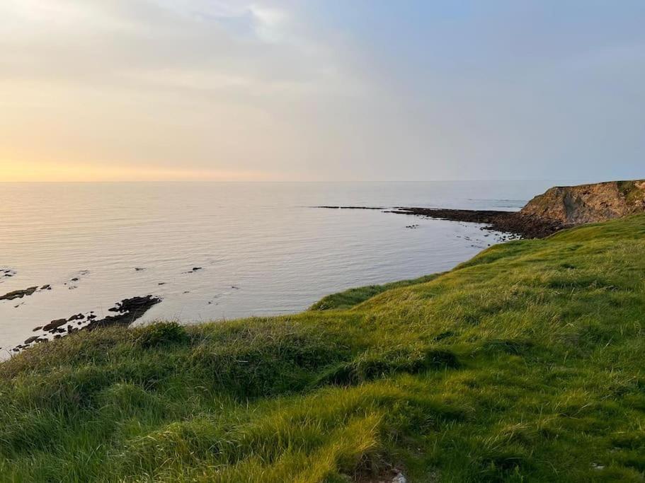 Precioso atico con vistas al mar 20 metros de Playa de Usil - Housity