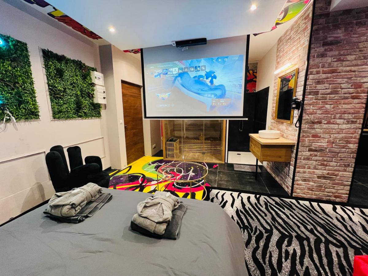 Capsule Street Art - Sauna- Jacuzzi - Playstation 5 - Billard - Netflix - Home cinéma - Terrasse - Housity