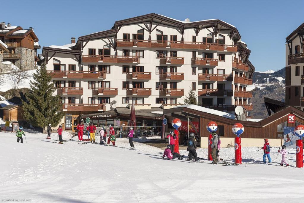 Appartement La Tania 2 pièces garage dans chalet pied pistes - Housity