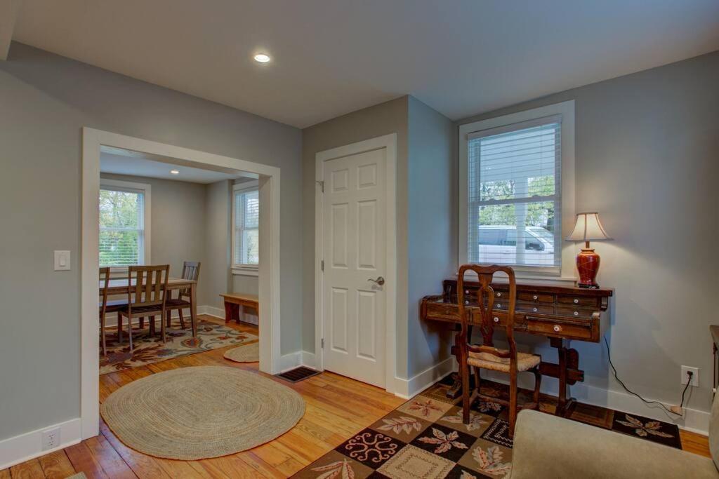 Calla Lily Farmhouse - Housity