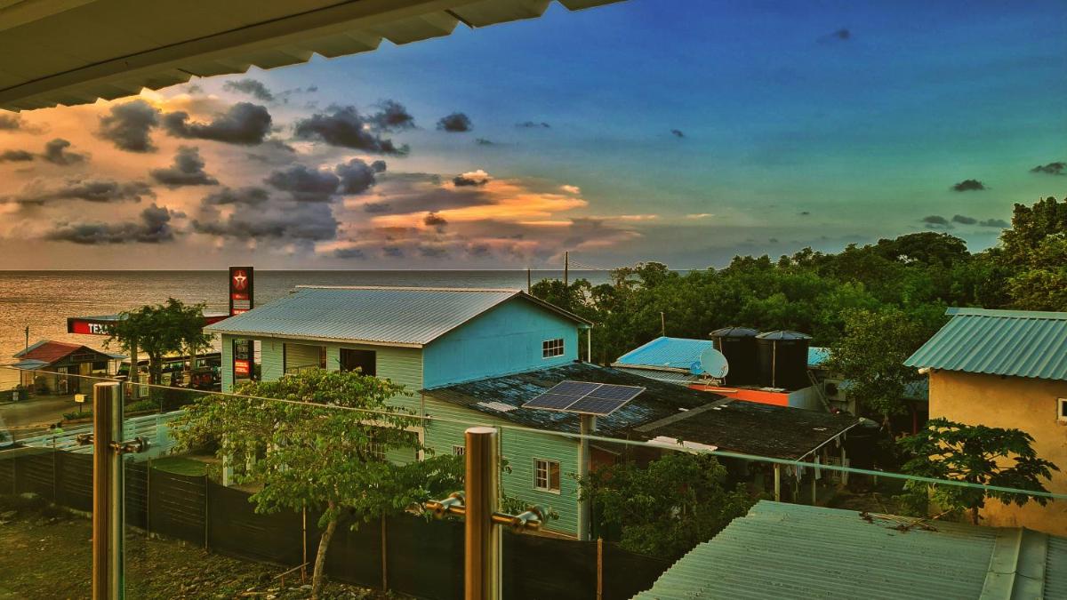 Holis Sunset - Housity