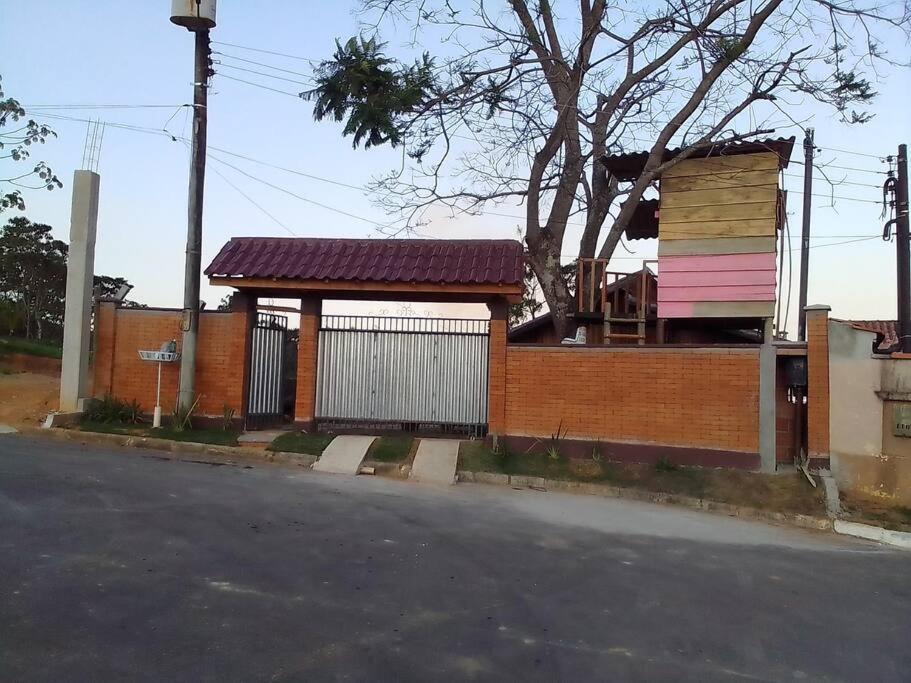 Casa de Tijolinho Penedo-RJ - Housity