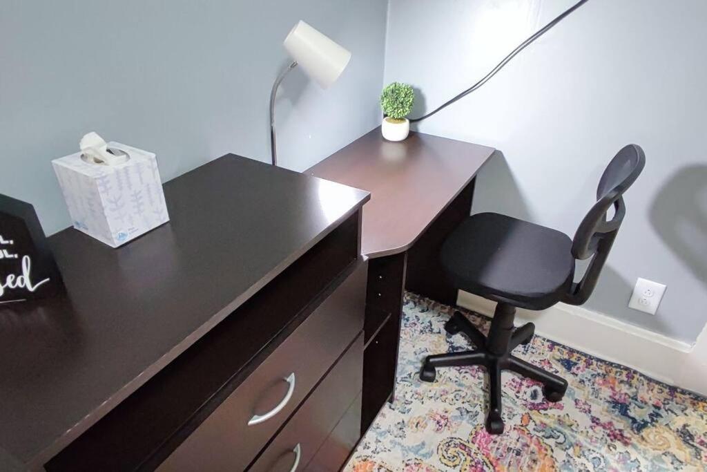 Perfect Studio 2.5 miles to Downtown Indianapolis Queen Bed - Housity