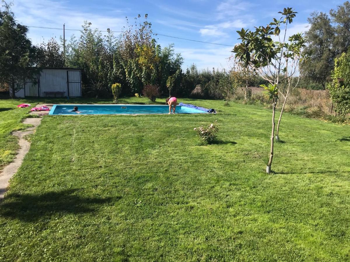 Casa de campo con piscina privada, jardines y juegos - Housity