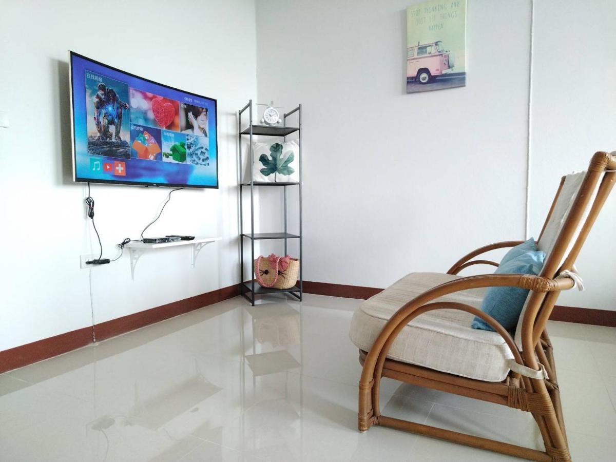 Suitetrails - Supanich condo opposite the Train Station ChiangMai
