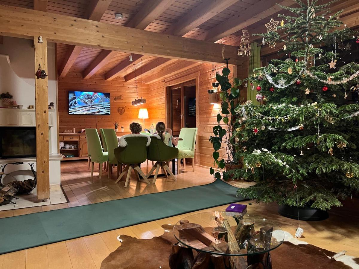 Skigebiete Stuhleck und Semmering,Wandergebiete Schneeberg und Rax - Housity
