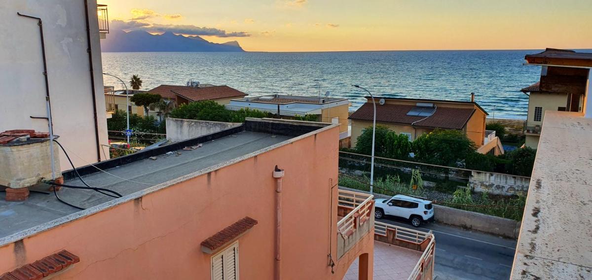 Charming house with sea and mountain views in Alcamo - Housity
