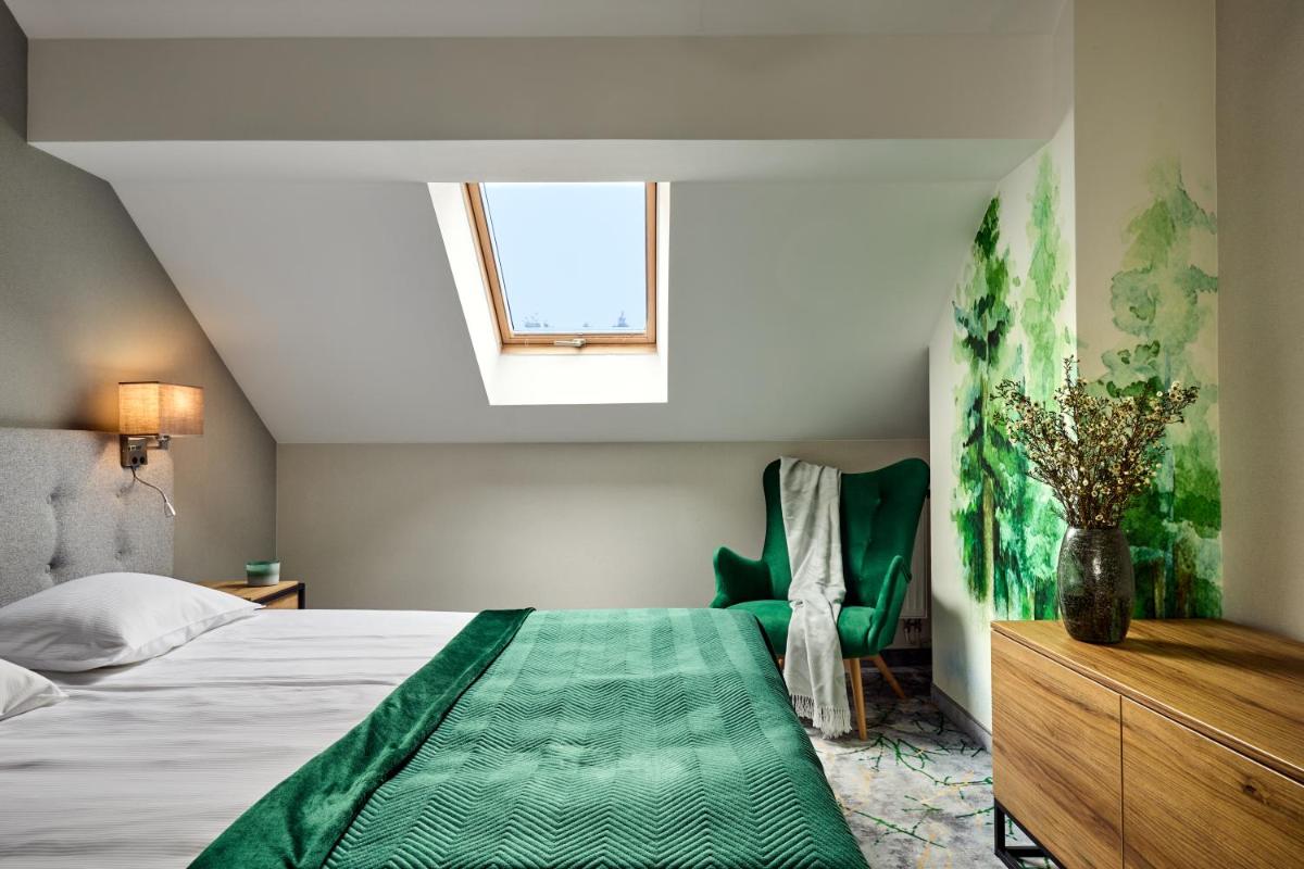Centuria Hotel & Natural Spa - Housity