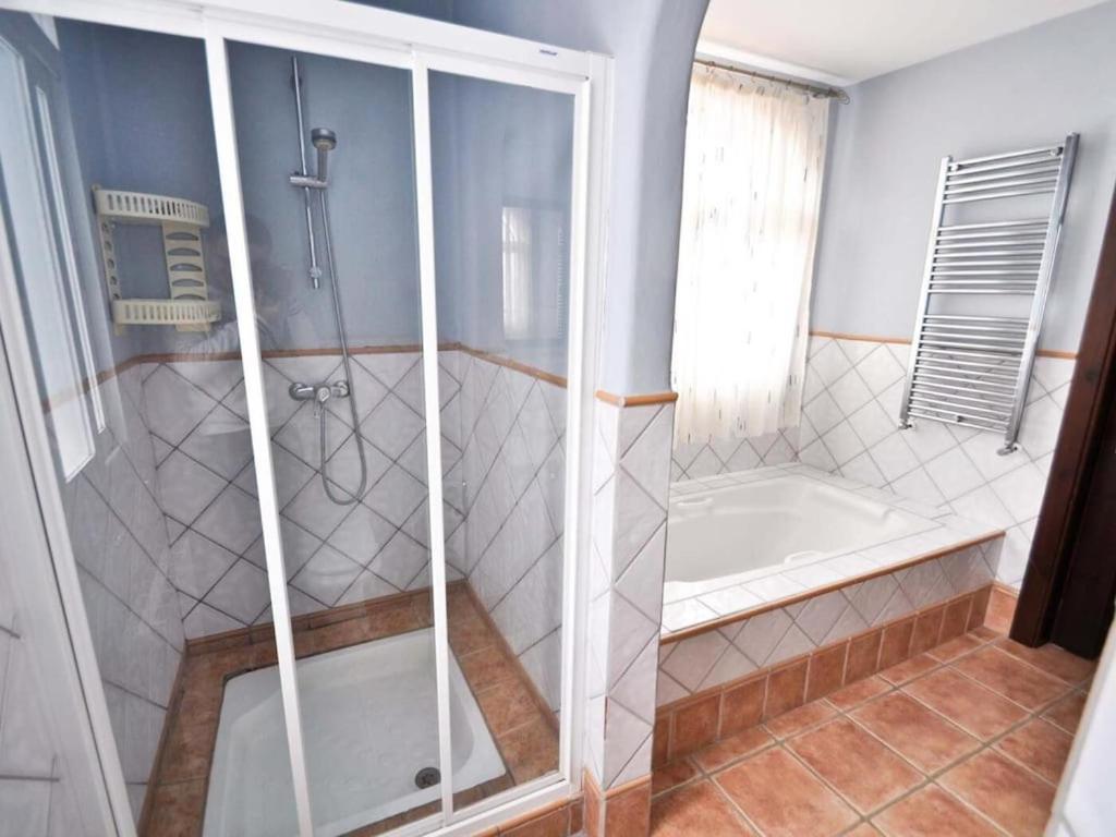 Suitetrails - Stunning Villa with beautiful views and private pool