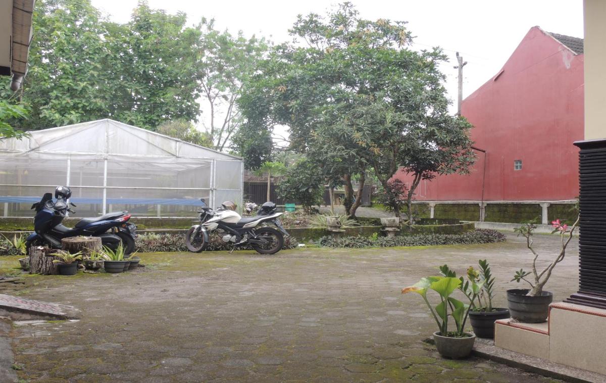 Rumah Palagan 12 - Housity
