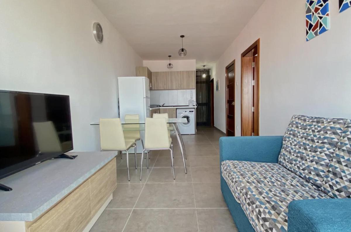 F1 2 St Julians, Private room, bathroom & living shared - Housity