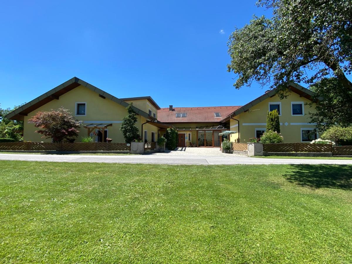 Privatzimmer und Ferienwohnungen Leeb - Housity