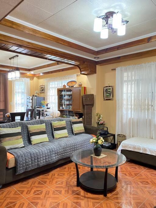 Granny Jojos Home - Housity