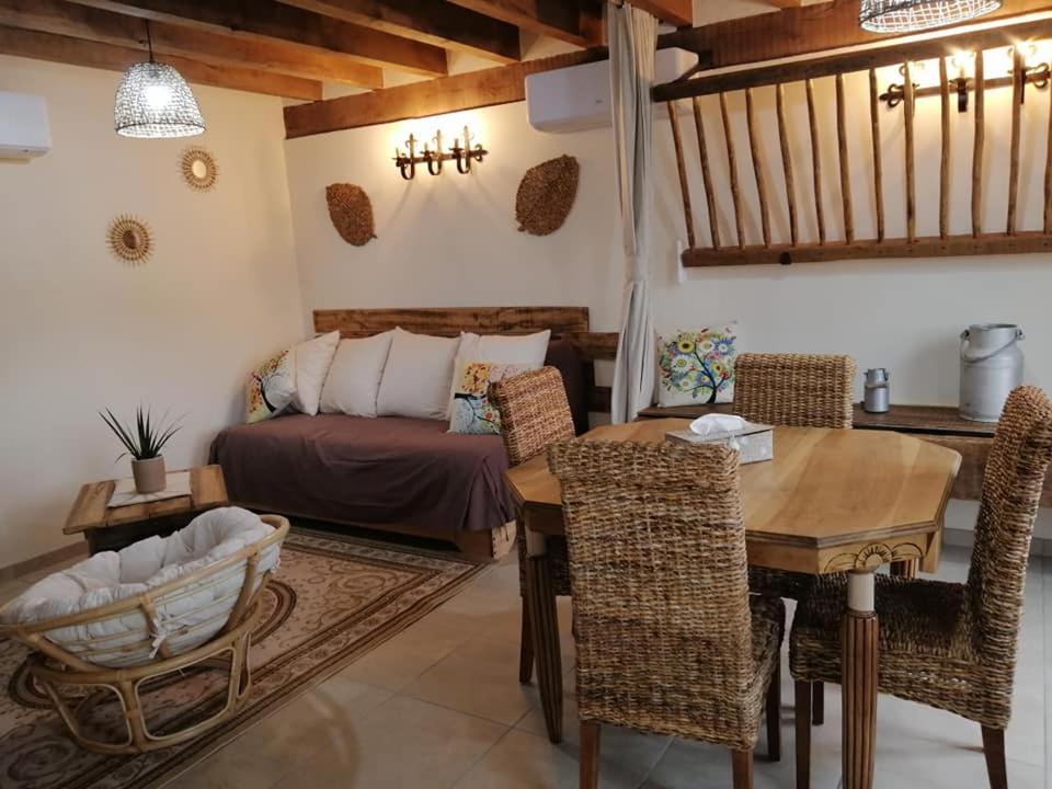 Gîte l'Étable de la Montée Perdrix - Housity