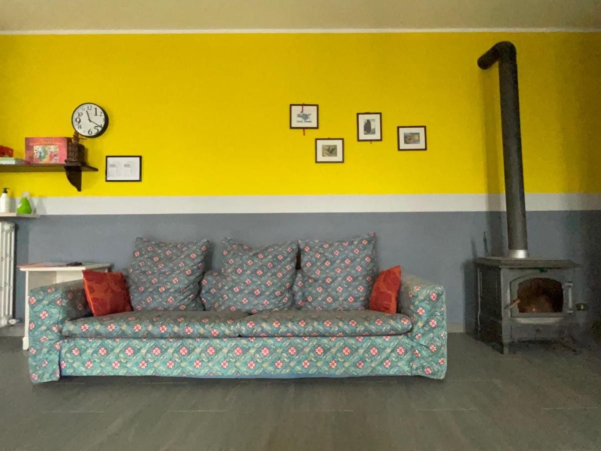 Delightful Home-Lovely Hill View - Housity