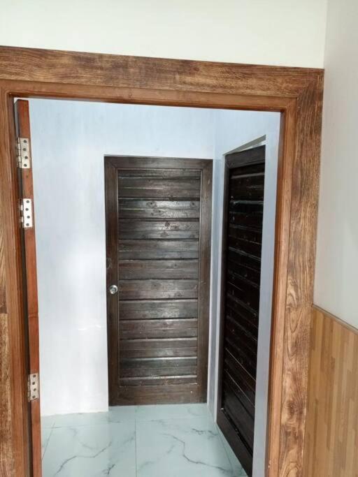Cheap and best bed and breakfast in Greater Noida - Housity