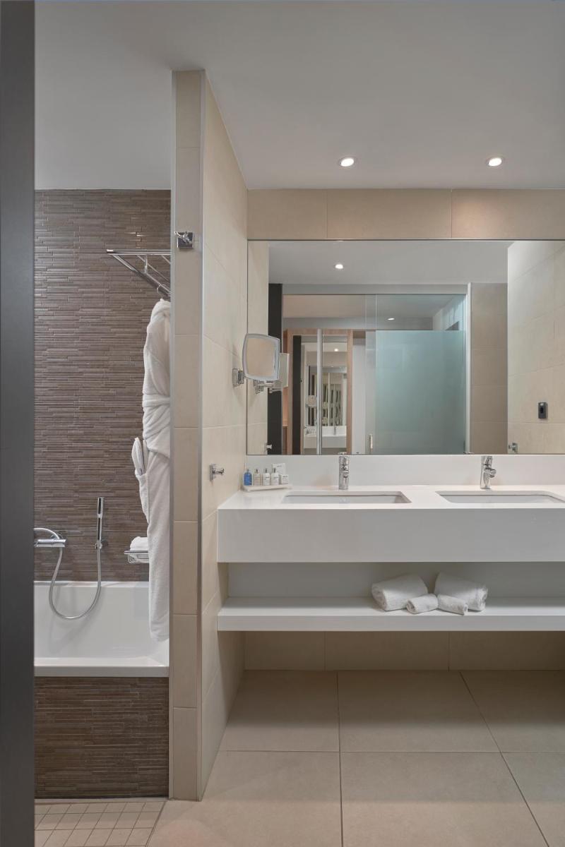 Un baño de Radisson Blu Resort & Spa, Gran Canaria Mogan