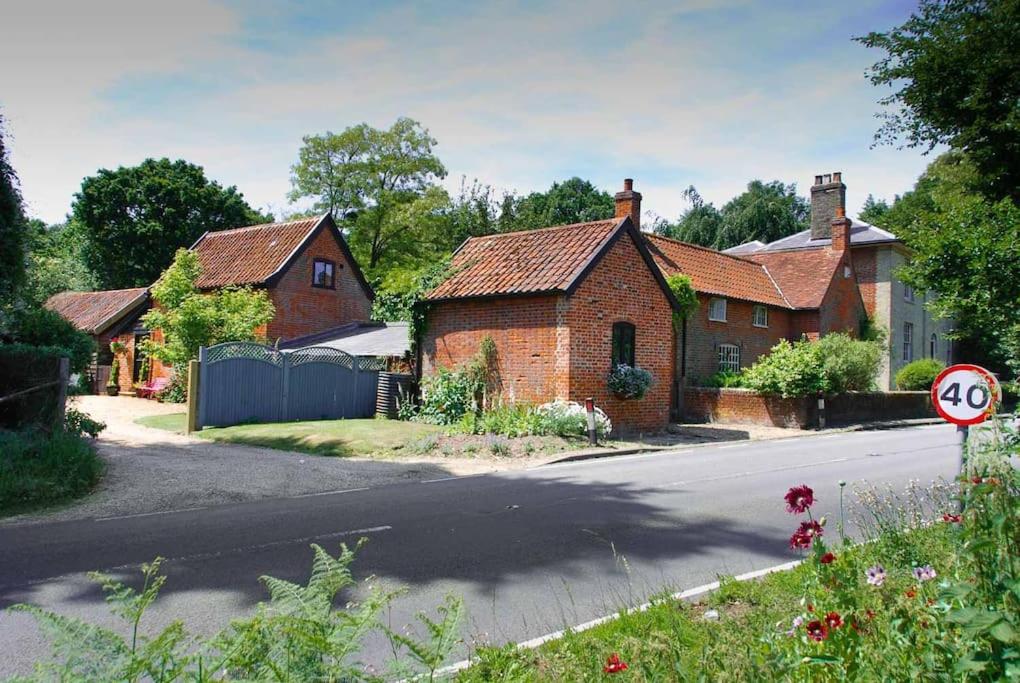 Laundry Cottage in a Nature Reserve - Sunday Times 100 coolest Cottages - Housity
