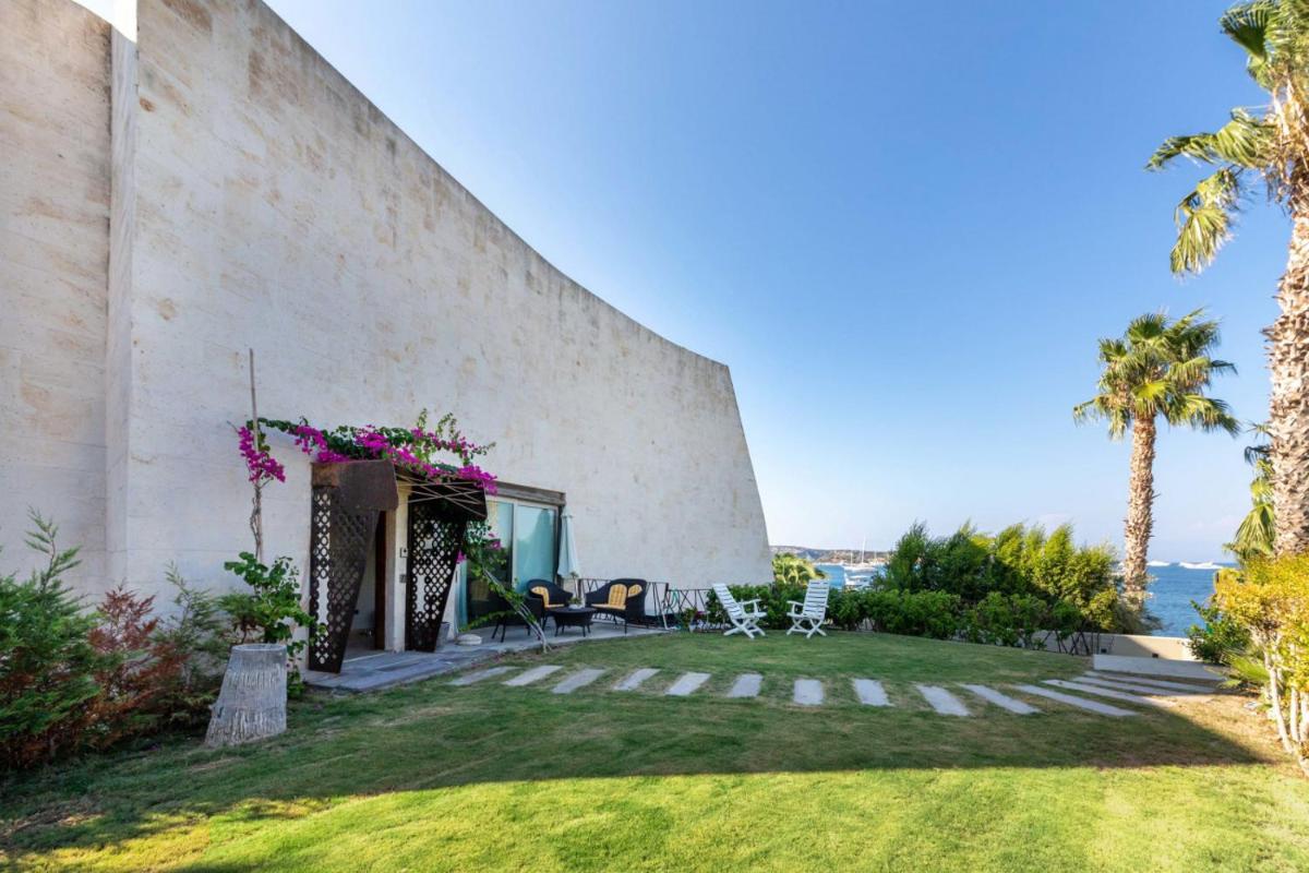 Regal Home with Shared Pool near Beach in Bodrum - Housity