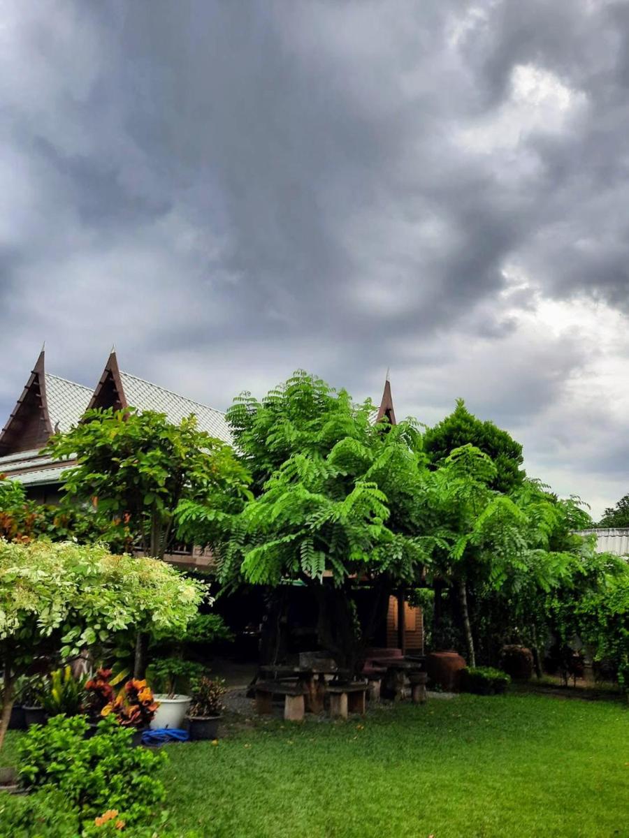 Suitetrails - มิสเตอร์ที โฮมสเตย์ เรือนชมนาด