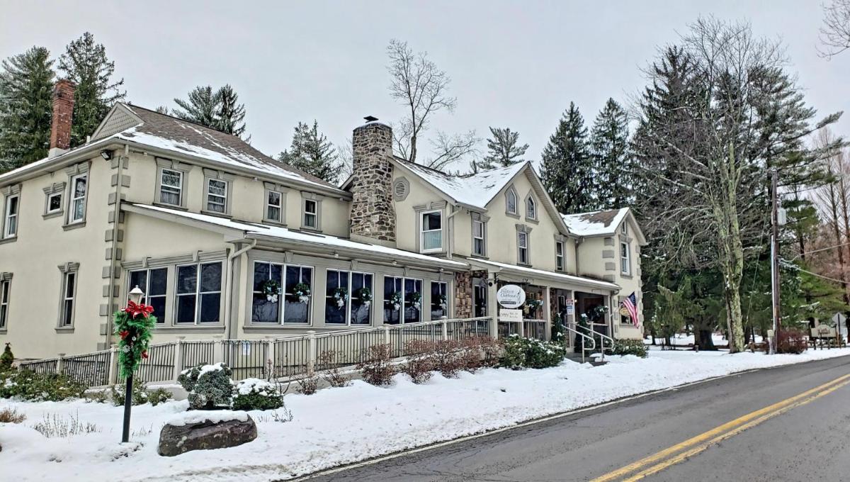 Woodfield Manor - A Sundance Vacations Property - Housity