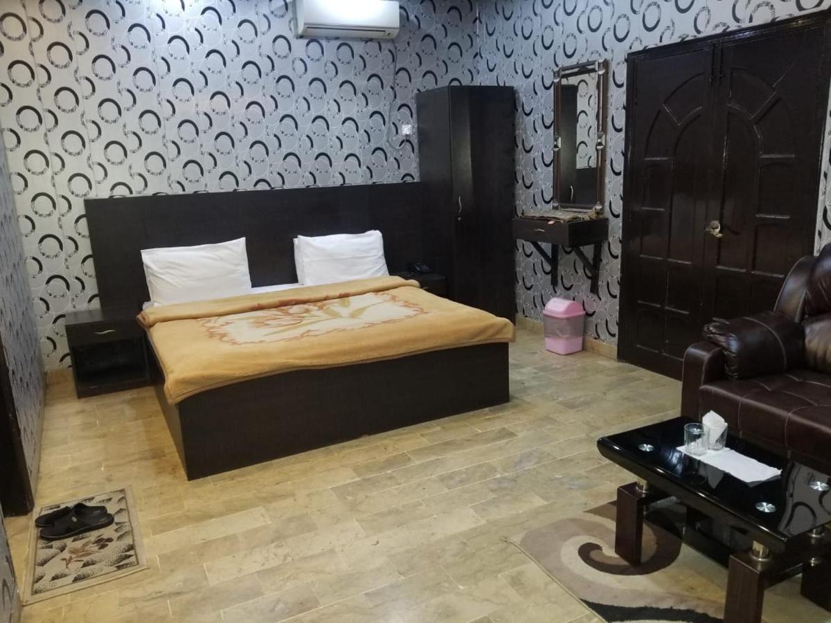 Karachi Guest House & Couple Hotel - Housity