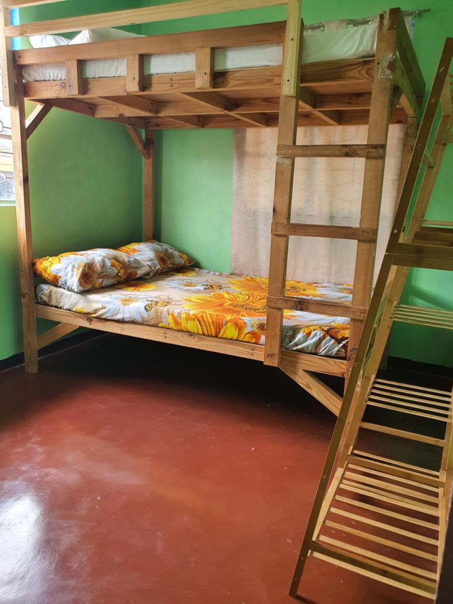 Suitetrails - Adelle's Transient, spacious 3-bedroom homestay